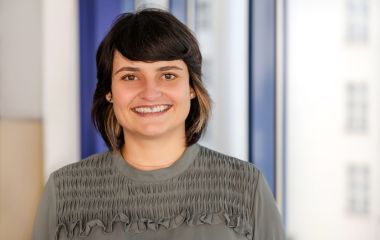 Das Bild zeigt ein Portrait von Frau Barnikol-Veit, Sachbearbeiterin Personal, Qualifizierung