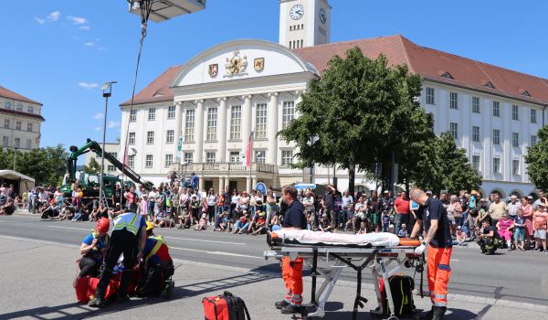 Die Bergrettung zeigt einen Einsatz.