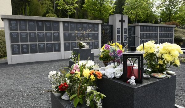 Urnenwand auf dem Hauptfriedhof in Sonneberg.