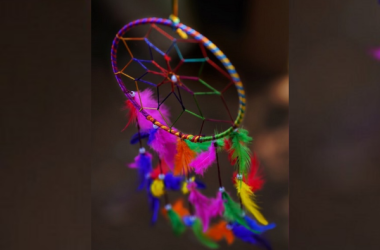 Ein bunter Traumfänger.