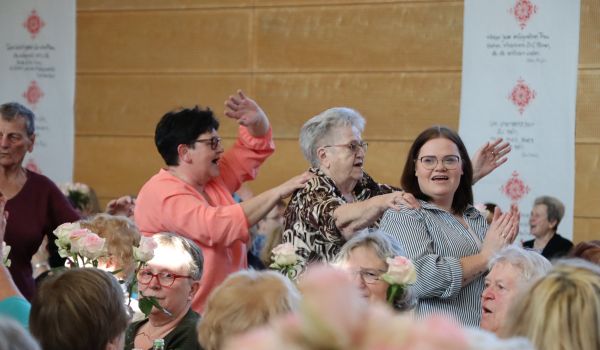 Frauentag in der Wolke 14
