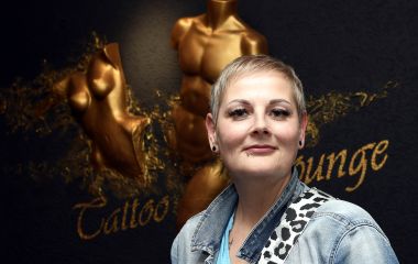 Sie bringen Farbe unter die Haut: das Team der Tattoo-Lounge. (Foto: Carl-Heinz Zitzmann)