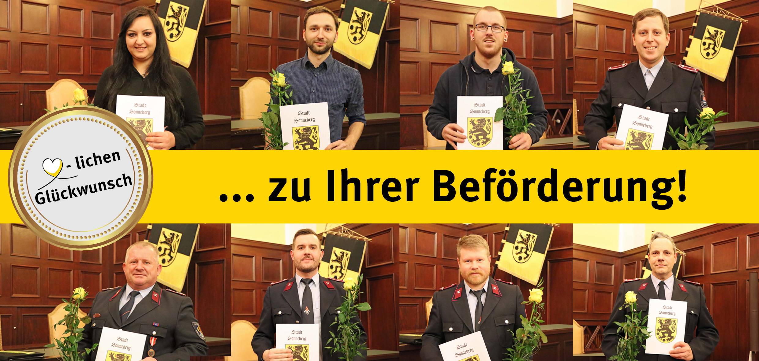 Acht Personen mit Blume und Urkunde in der Hand. Das Bild trägt die Aufschrift: Herzlichen Glückwunsch zu Ihrer Befürderung.