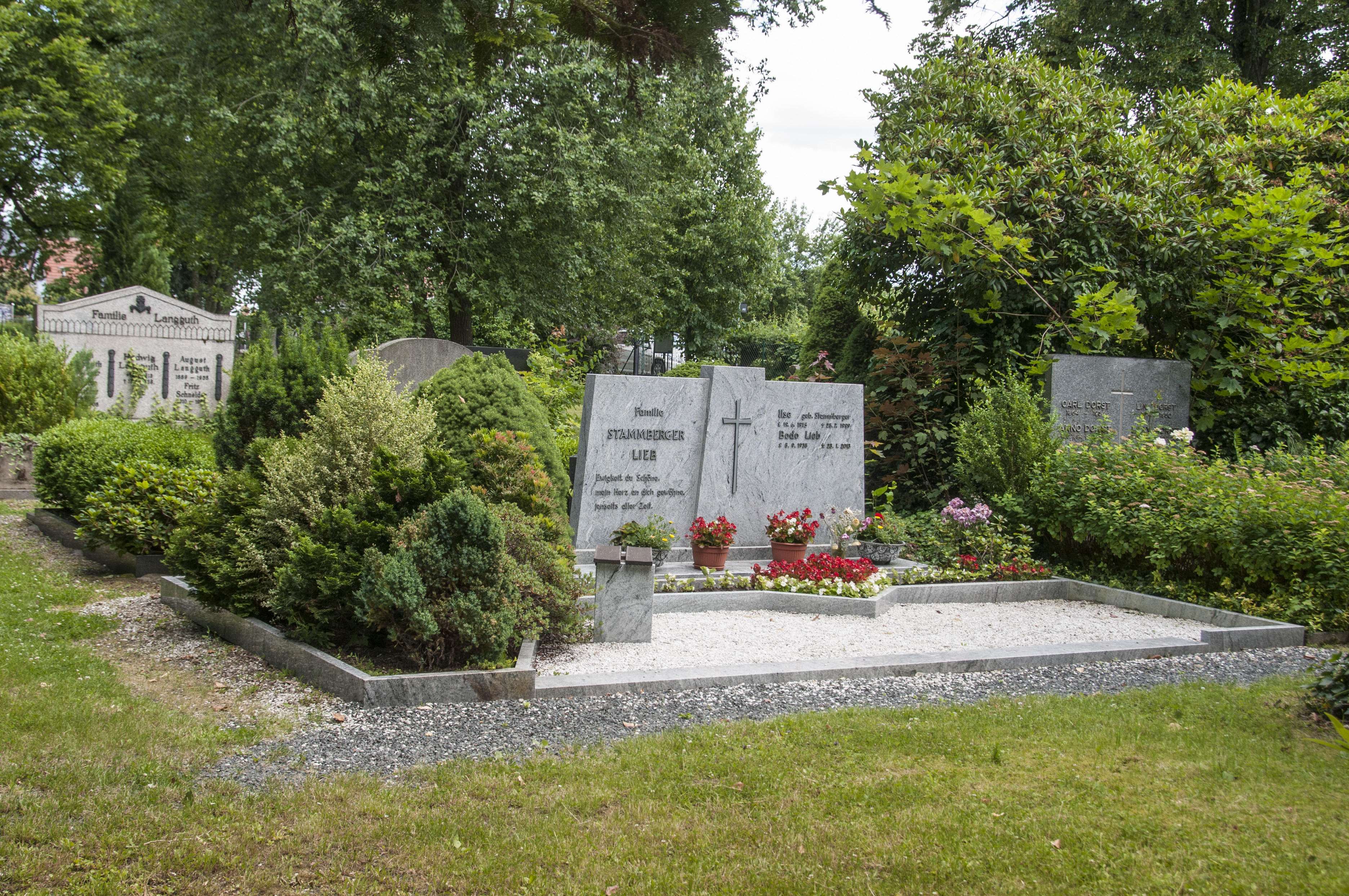 Familiengrabstätte auf dem Hauptfriedhof Sonneberg.